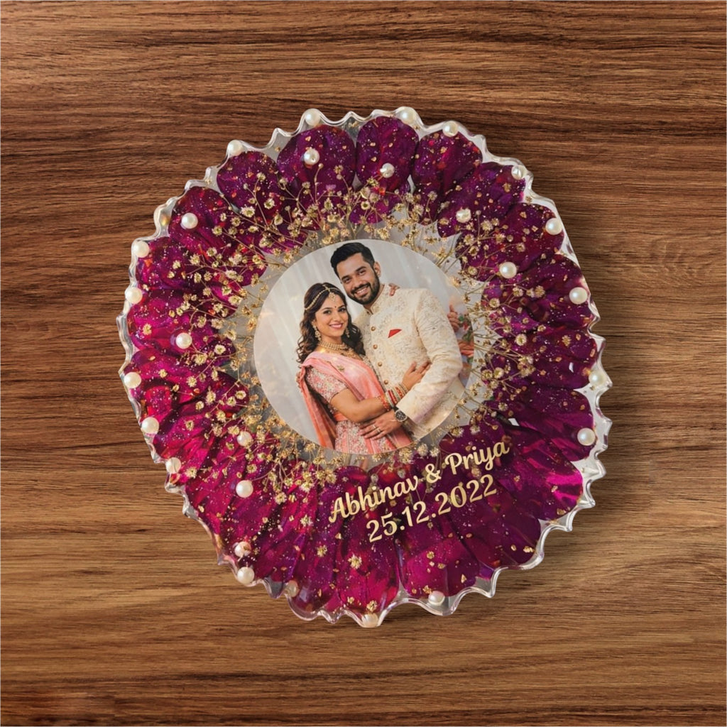 Custom Uneven Round Resin Frame with Preserved Flowers | Wedding, Anniversary & Memorial Keepsake