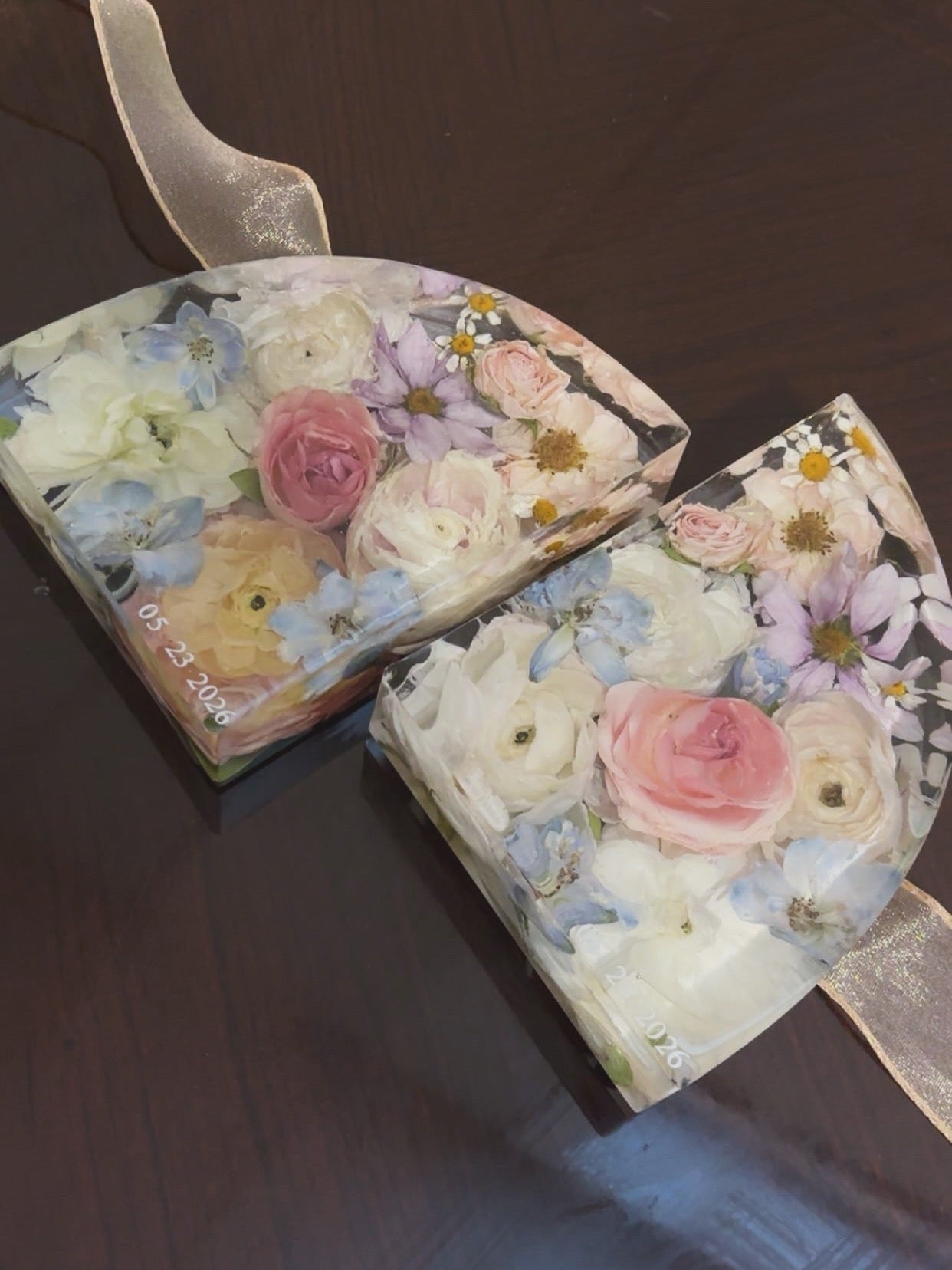 Handmade Floral Resin Bookends with Preserved Flowers – Clear Decorative Book Ends