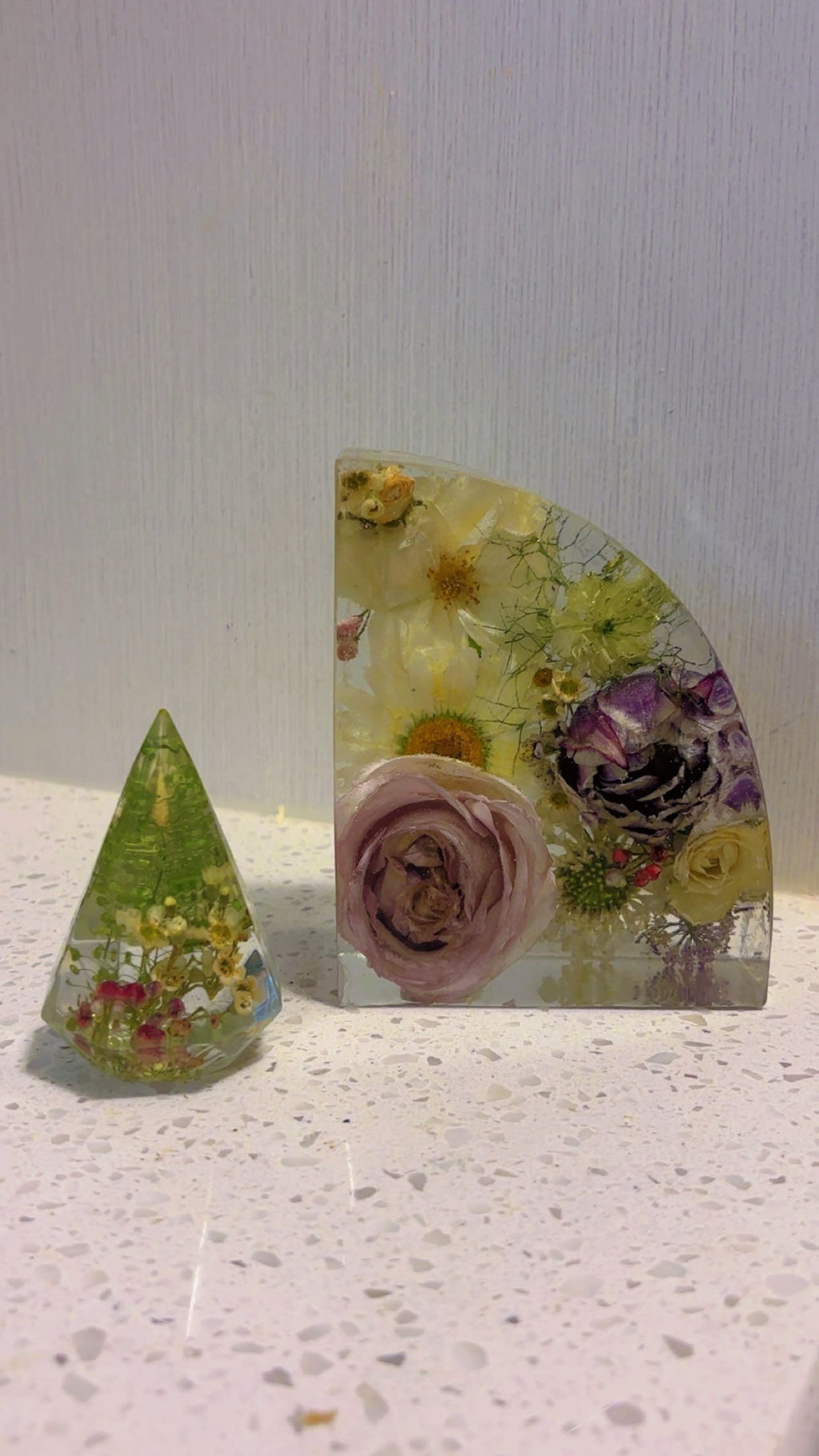 Handmade Floral Resin Bookends with Preserved Flowers – Clear Decorative Book Ends