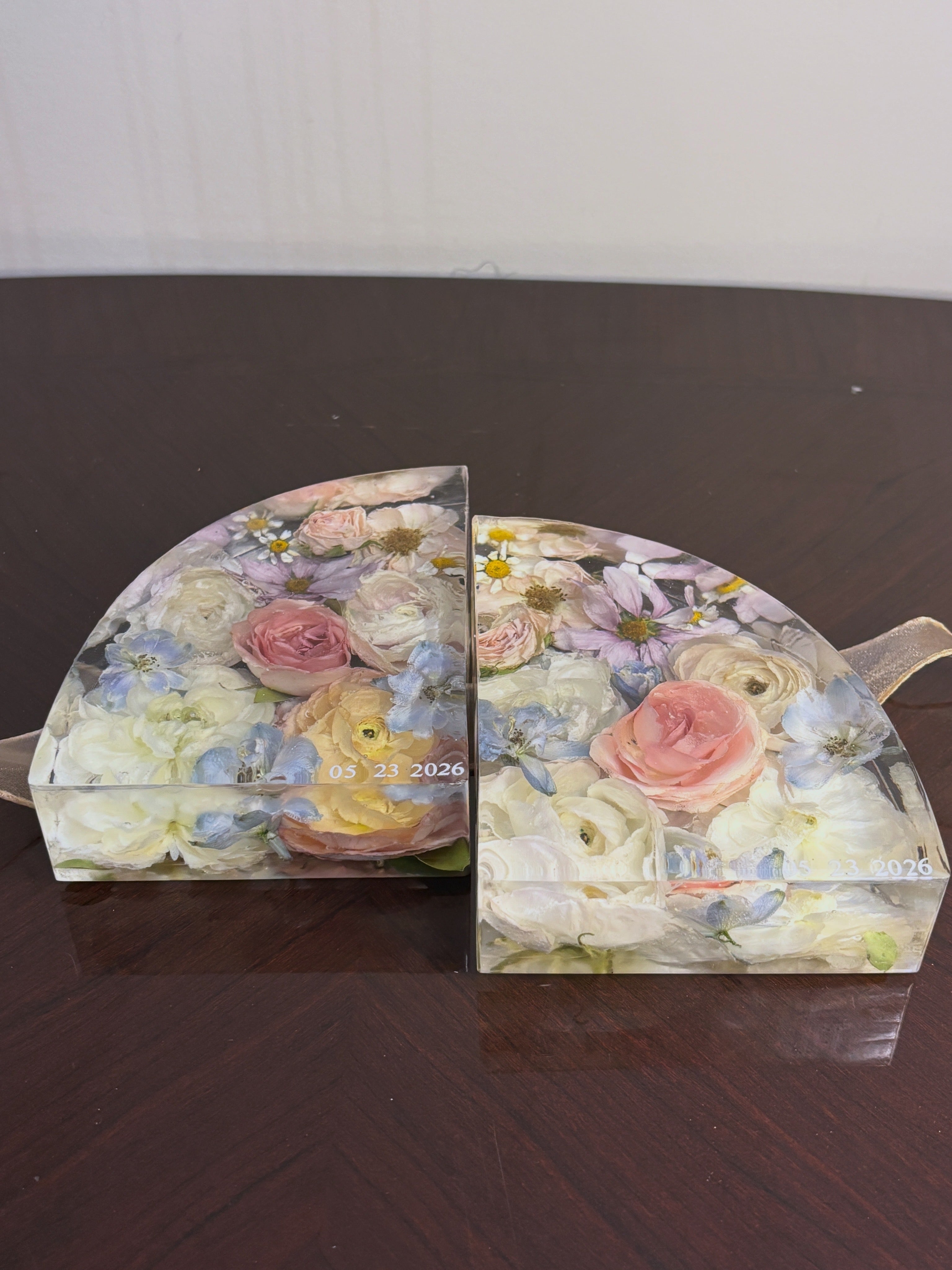Handmade Floral Resin Bookends with Preserved Flowers – Clear Decorative Book Ends