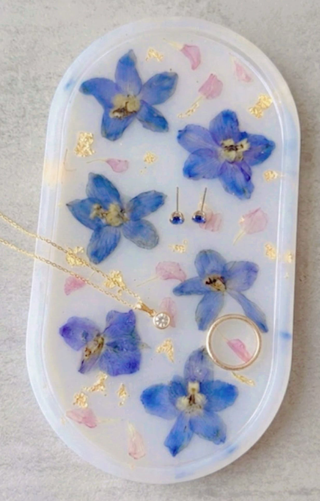 Flower preservation in Resin jewelry tray