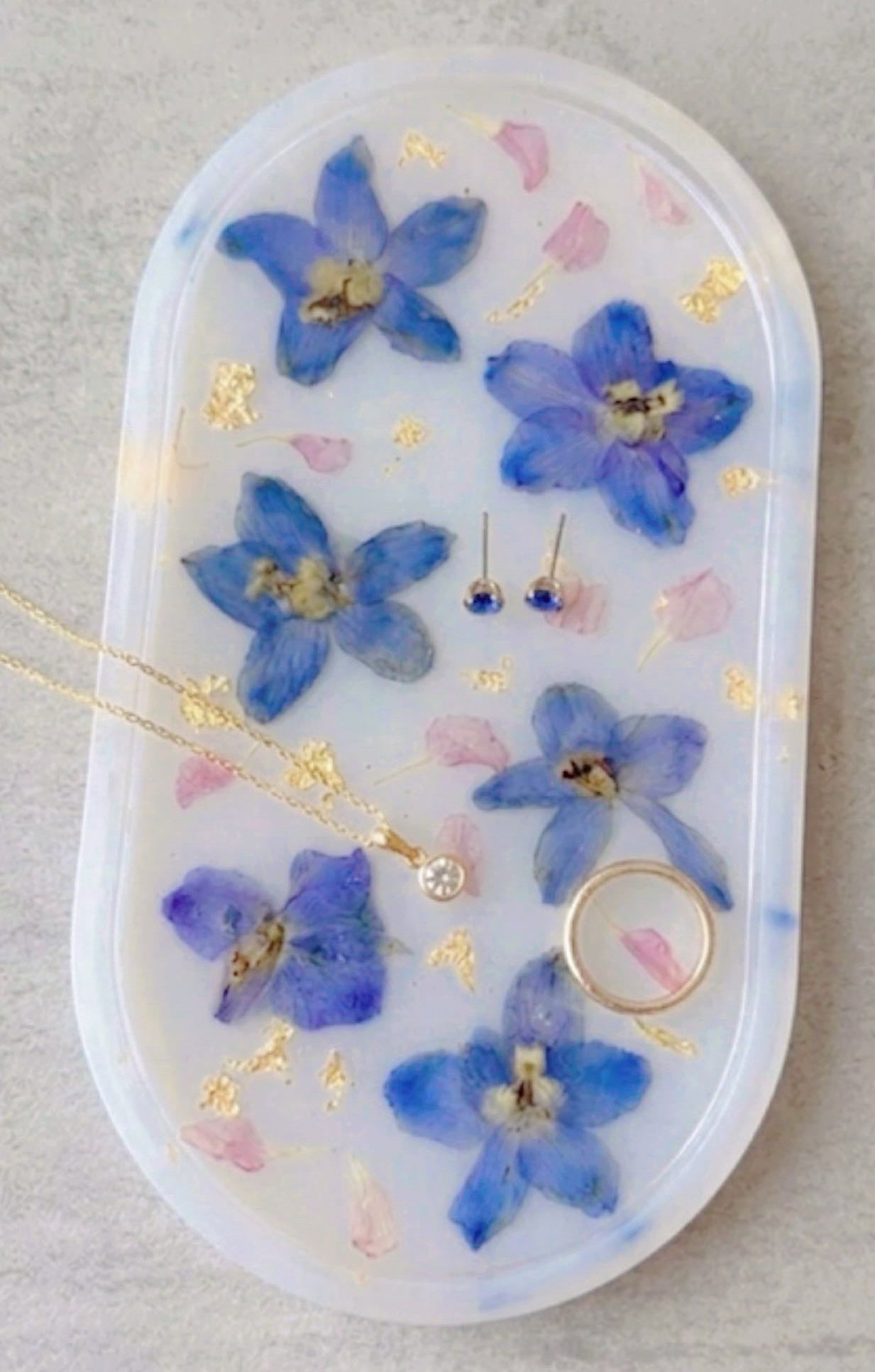 Flower preservation in Resin jewelry tray