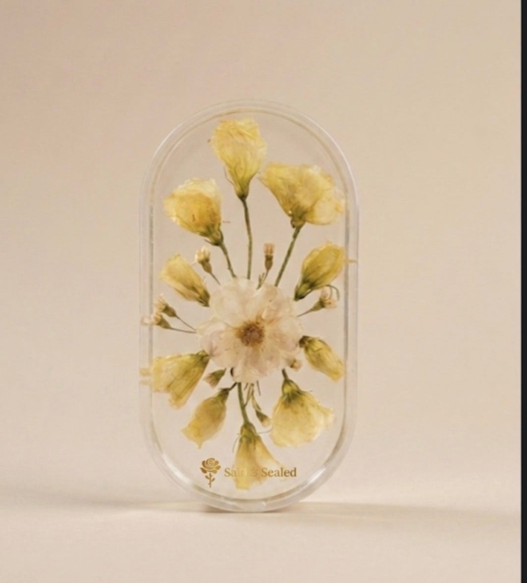 Flower preservation in Resin jewelry tray