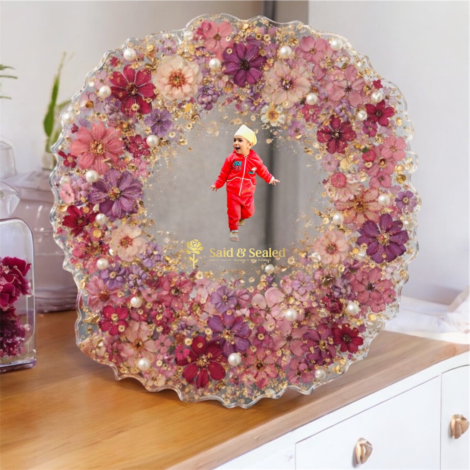 Custom Uneven Round Resin Frame with Preserved Flowers | Wedding, Anniversary & Memorial Keepsake