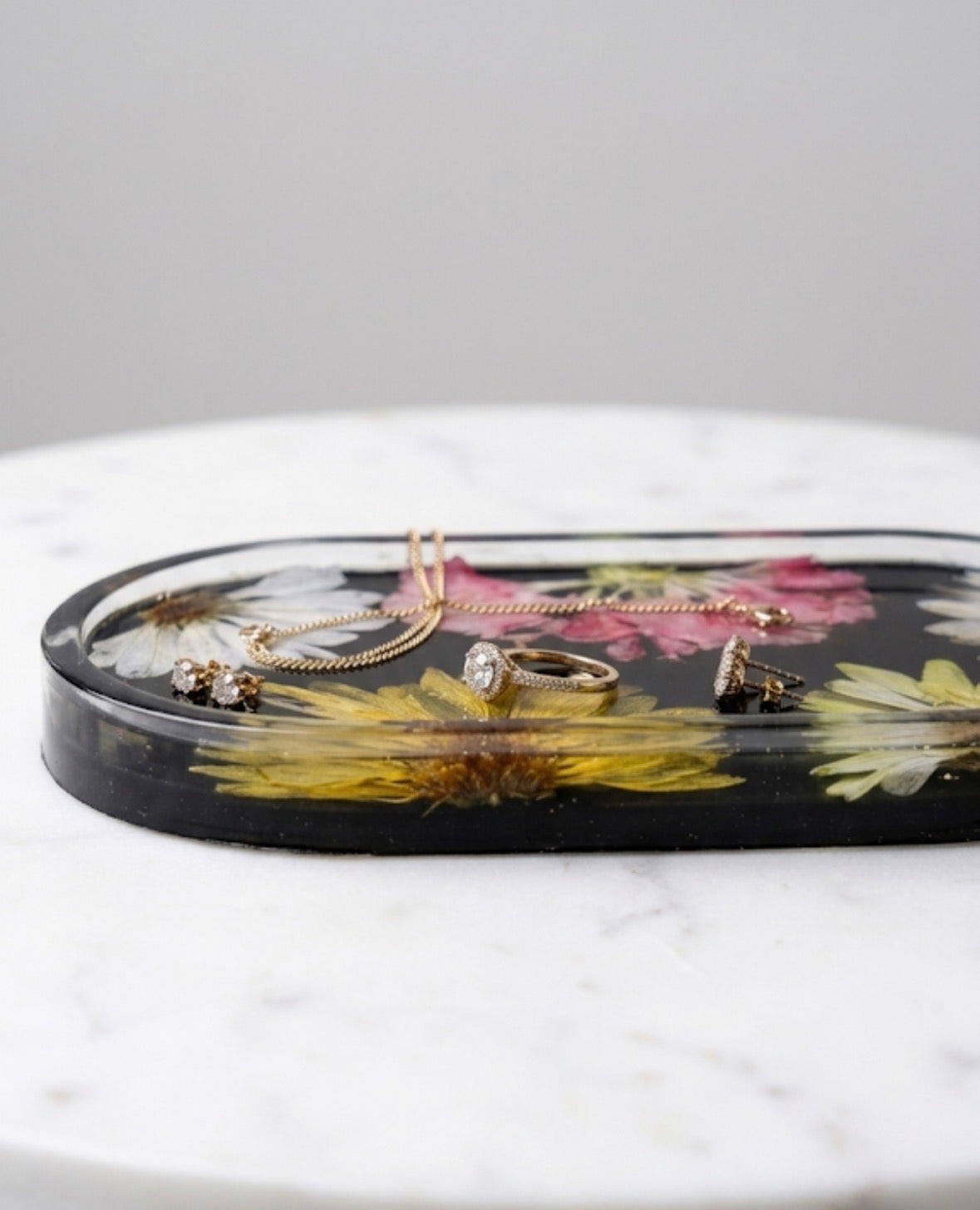 Flower preservation in Resin jewelry tray