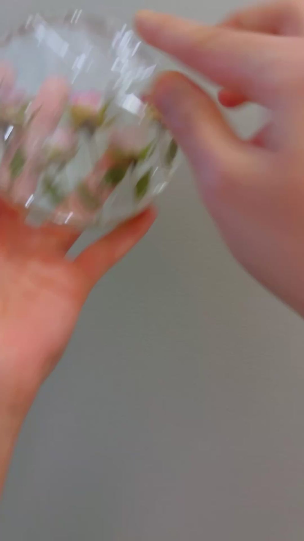 Flower preservation in resin coasters | Handmade floral keepsake