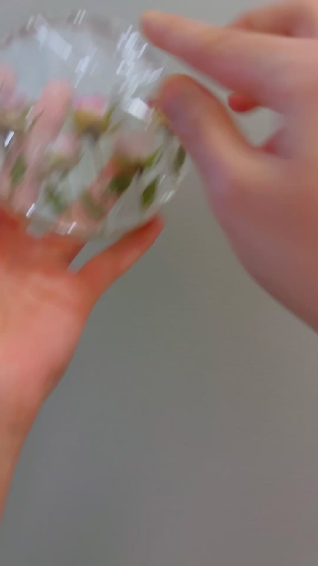 Flower preservation in resin coasters | Handmade floral keepsake