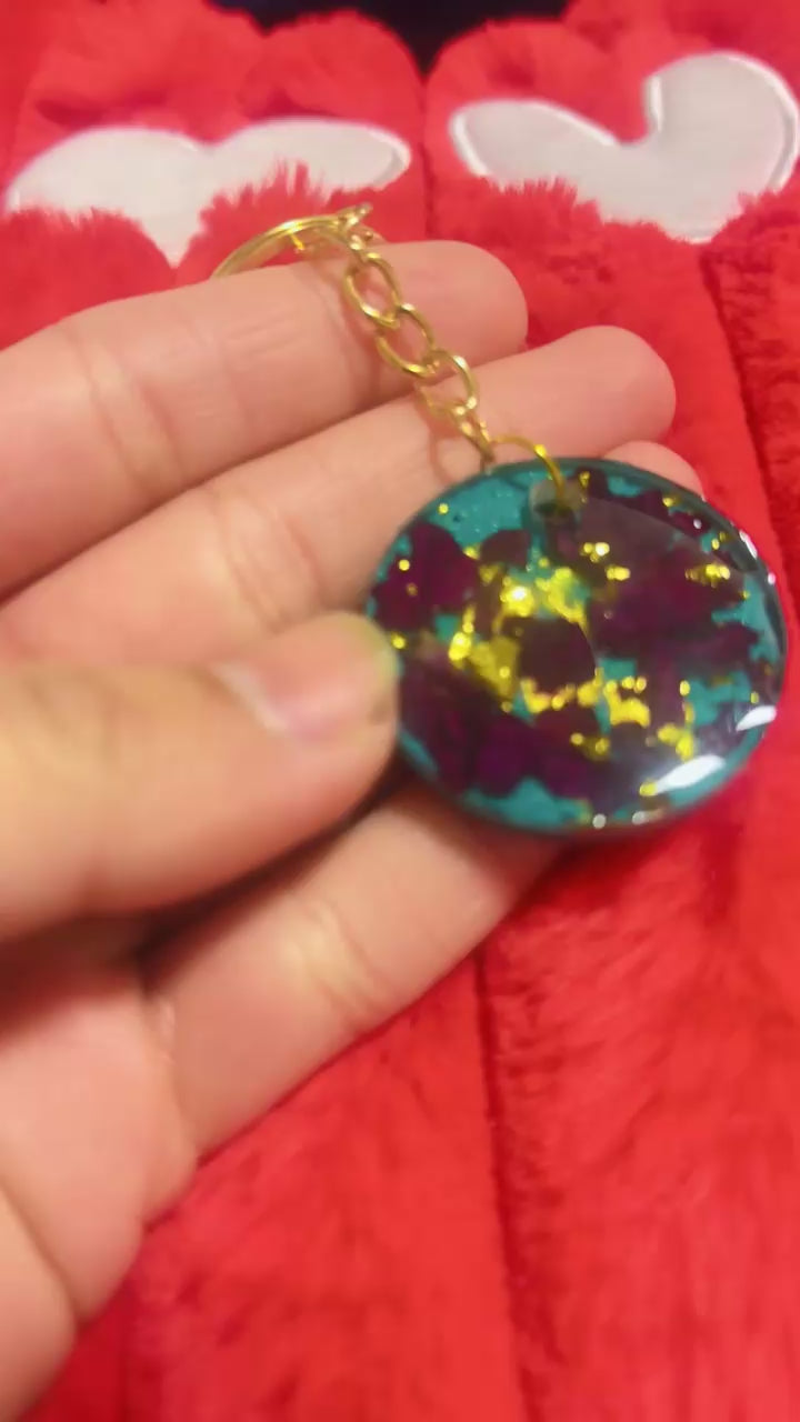 Round Resin Keychain with Real Rose Petals – Handmade Keepsake Gift for Her, Preserves One Rose Forever